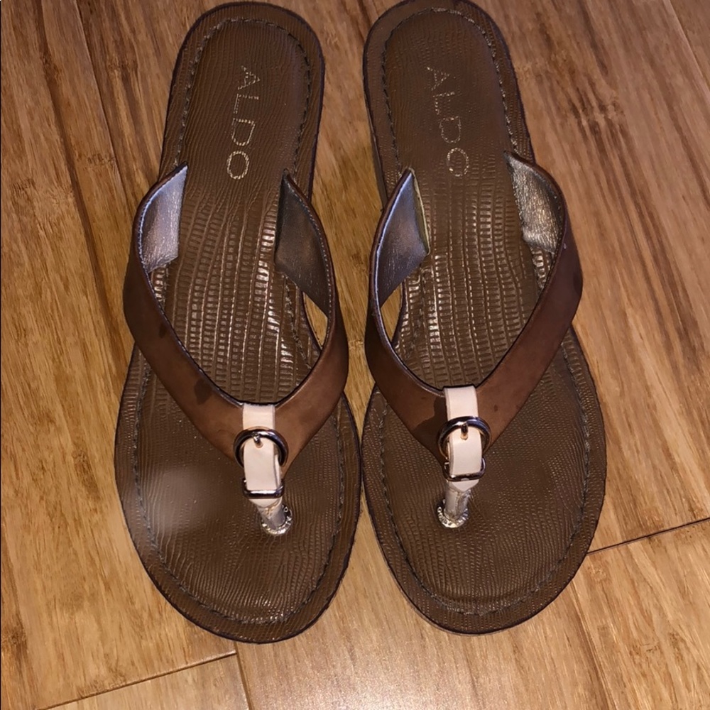 Aldo wedge